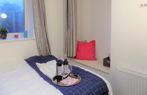 Gamston House | Cozy HomeStay in Canley