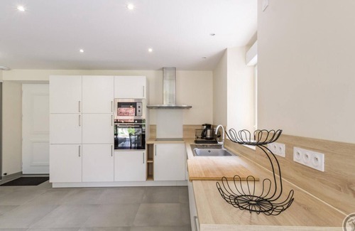 Les Moitiers-d'Allonne Cottage | Cozy house with garden and terrace, ideal for families