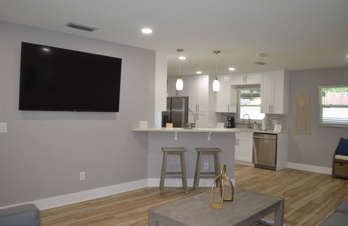 Citrus Park House | Cozy House 2Bedroom/2Bath Tampa Bay Home away home centrally located