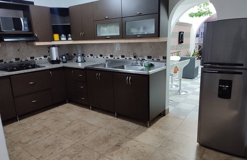 Medellin House | Cozy house 5 minutes from downtown Medellín. Close to malls and easy transport!