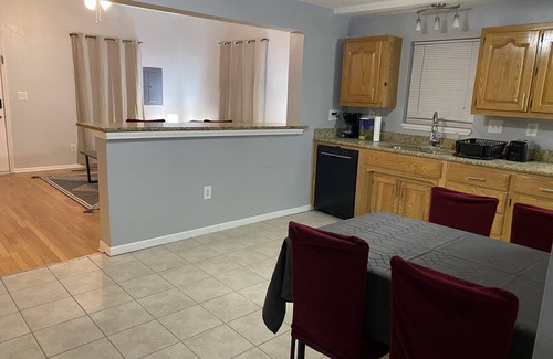 Doling House | Cozy house close to Ozark Fairgrounds