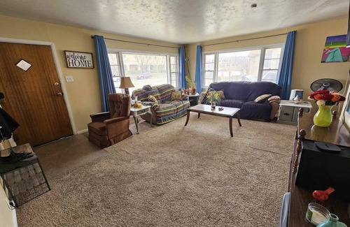 Aberdeen House | Cozy House in Pueblo Colorado in Safe Neighborhood