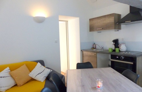 Brout-Vernet Cottage | Cozy house in the heart of the village with enclosed garden