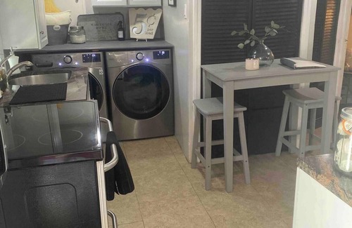 Garrison House | Cozy House on the hill