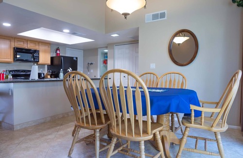 Tempe House | Cozy House, Pool, Spa, Tennis & Pickleball Courts