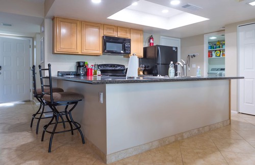 Tempe House | Cozy House, Pool, Spa, Tennis & Pickleball Courts