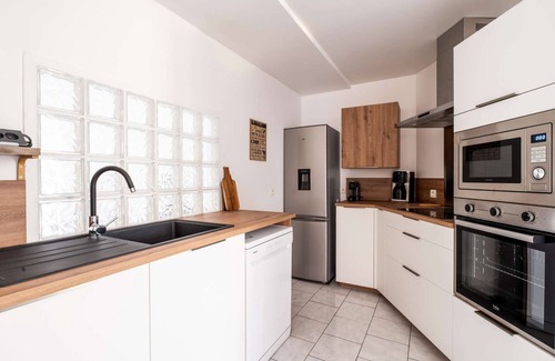 Saugnac-et-Cambran Apartment | Cozy house with all amenities