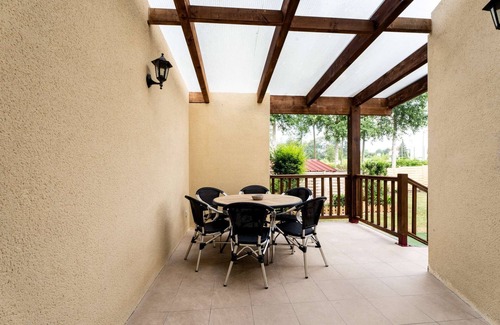 Saugnac-et-Cambran Apartment | Cozy house with all amenities