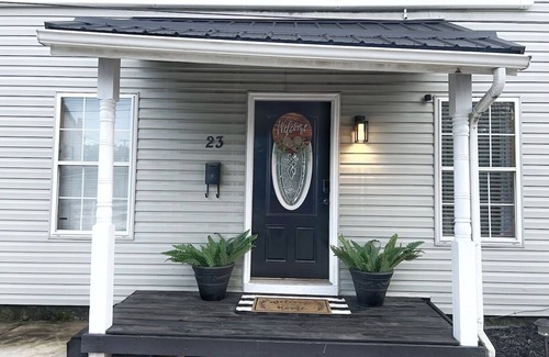 Tyrone House | Cozy house with backyard