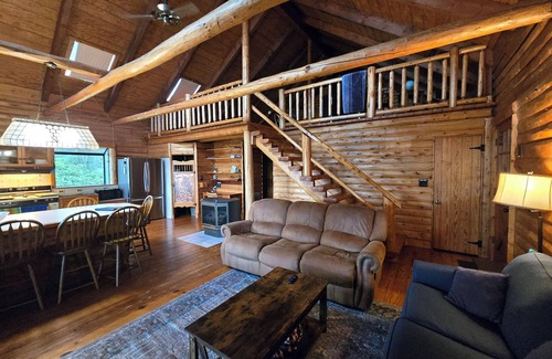 Oriental House | Cozy house with deep water private dock