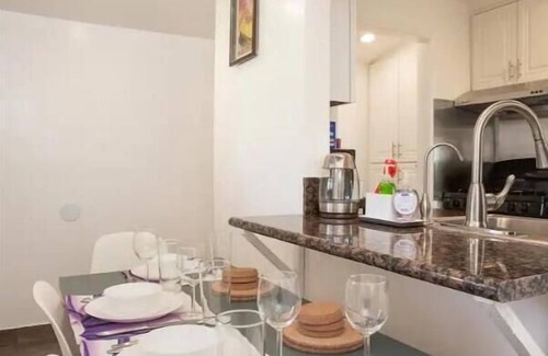 El Monte House | Cozy House with Self Check-in and Free Gated Parking Near Downtown Los Angeles