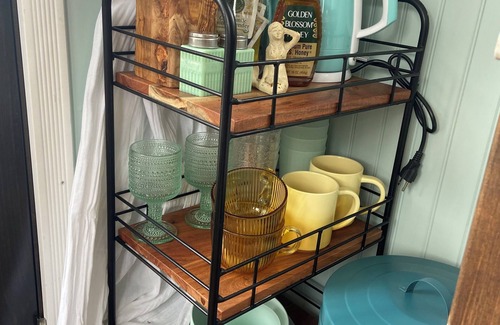 Old Lyme Boat Rental | Cozy houseboat escape surrounded by breath taking views across from Rocky Neck!