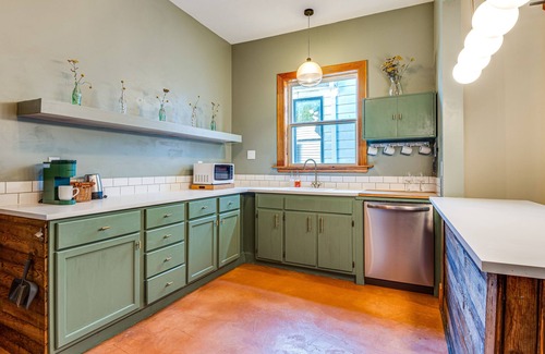 Fountain Square House | Cozy Indianapolis Vacation Rental w/Micro Farm!
