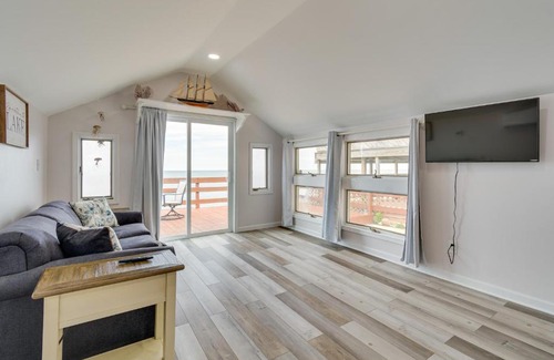 East Irondequoit House | Cozy Irondequoit Home on Lake Ontario!