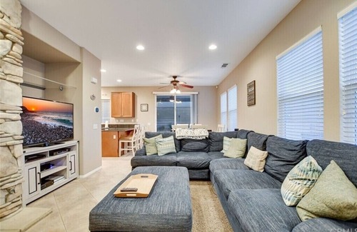 Jurupa Valley House | Cozy Jurupa Pool Pad w/ Swimming Pool and Pool Table