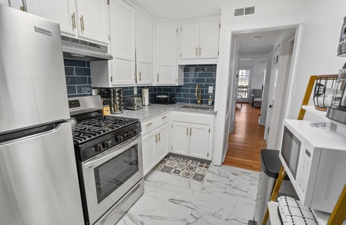 Kansas City Apartment | Cozy just renovated 1BD Apt walking dist to KC MED