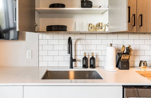 Boise Apartment | Cozy King Bed, Coffee Bar, Pool