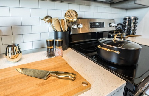 Boise Apartment | Cozy King Bed, Coffee Bar, Pool