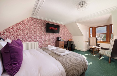 Ballater Hotel | Cozy King Room with Ensuite in Royal Deeside with Mountain View