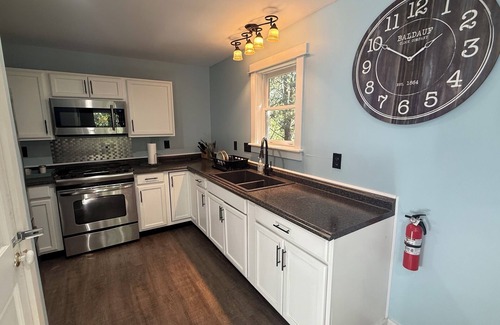Bucksport Apartment | Cozy King Sized 1-BR Maine Nature Retreat with Ridge Views, Pool & Hot Tub!