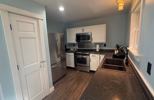 Bucksport Apartment | Cozy King Sized 1-BR Maine Nature Retreat with Ridge Views, Pool & Hot Tub!