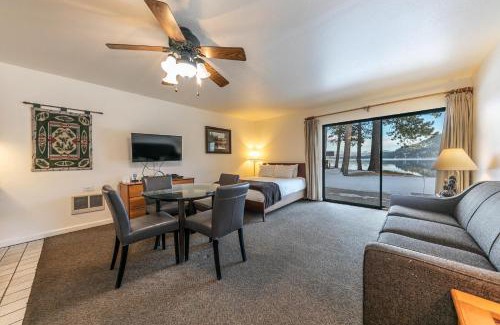 Truckee House | Cozy King Studio w/Lake View #145 at Donner Lake Village