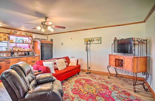 Prien Apartment | Cozy Lake Charles Studio w/Golf Course Views