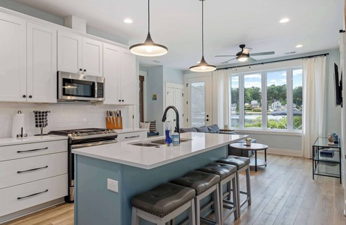 Smyrna House | Cozy Lake Cottage: Chefs Kitchen, BBQ & Lake Views