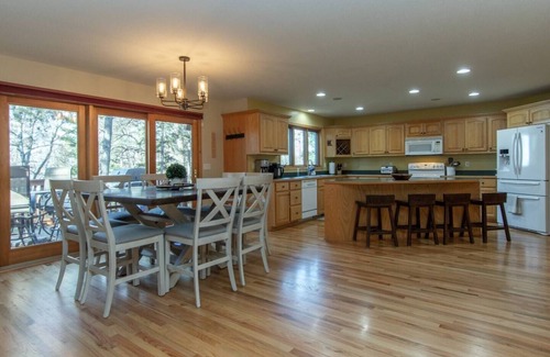 Ossipee House | Cozy Lake Retreat at Red Pine Hill