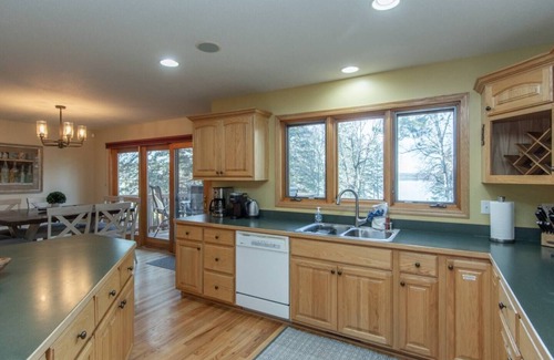 Ossipee House | Cozy Lake Retreat at Red Pine Hill