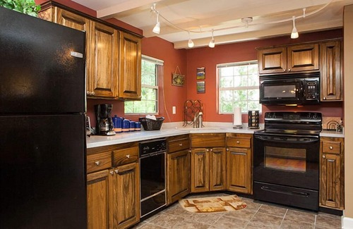 Mount Juliet House | Cozy Lakefront Getaway Near Nashville-Pet Friendly, Dock, Amazing Views