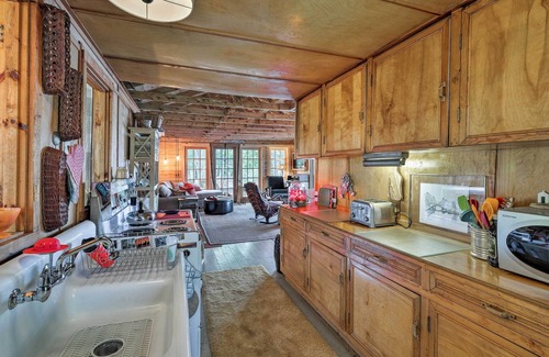 Madison Cabin | Cozy Lakefront Madison Cabin w/Dock & Kayaks