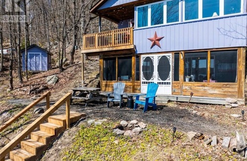 Utterson Cottage | Cozy Lakefront Muskoka Cottage