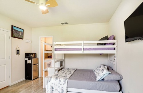 Nichols Apartment | Cozy Lakeland Vacation Rental w/Pool Access!