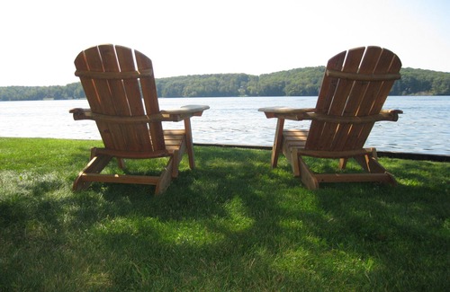 Free Soil Cottage | Cozy Lakeside Cottage, North Shore, Upper Hamlin 40 ft from waters edge