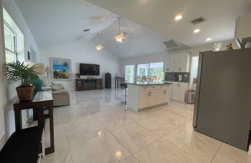 Port Saint Lucie House | Cozy Lakeside Retreat