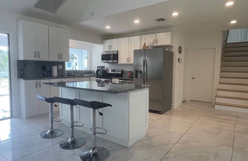 Port Saint Lucie House | Cozy Lakeside Retreat