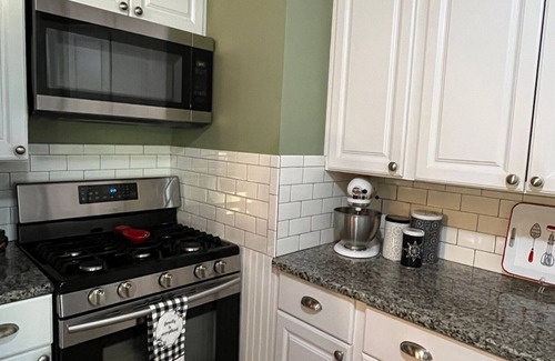 Eustis House | Cozy lakeside retreat in Downtown Eustis