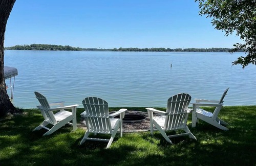 Fox Lake Cottage | Cozy lakeside retreat with private pier and lakeside fire pit on Fox Lake!
