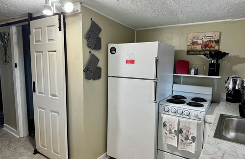 Beckley House | Cozy Lil’ Roost in Beckley