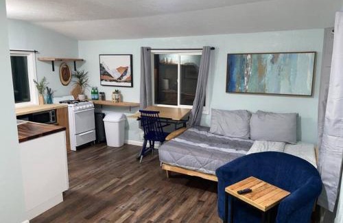 North Star House | Cozy Little Cabin Slumber Village 3