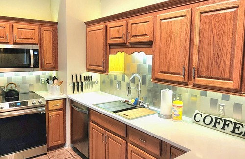 Savannah House | Cozy Living close to everything Savannah, Pooler