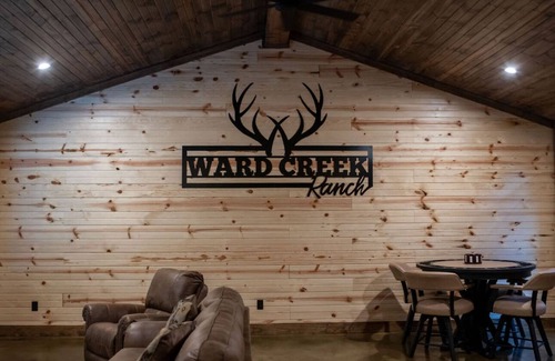 Simms Cabin | Cozy Lodge at Ward Creek Ranch close to interstate and wedding venues.