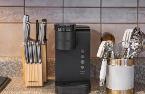 Lodi Apartment | Cozy Lodi Home ,23m to NYC, 3Car Driveway