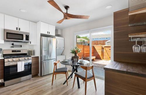 St. Edwards Apartment | Cozy Loft Near SOCO, Downtown! Parking, Dogs OK, WiFi