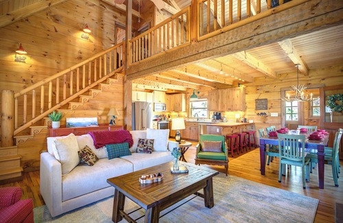 Boone Cabin | Cozy Log Cabin w/Mountain Views, Hot Tub, Fire Pit, Pool Table & River