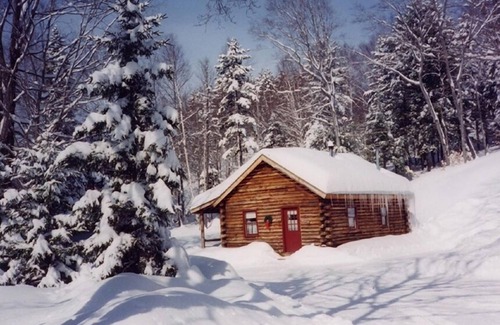Brookfield Cabin | Cozy Log Cabins located in the Green Mountains of Vermont
