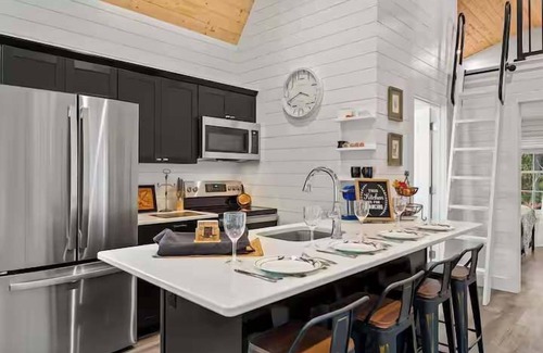 Luray Cabin | Cozy Luray Cabin w/Fire Pit, Grill, WiFi & More!