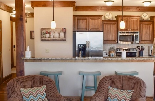 Boone Condo | Cozy Luxe Getaway: Grandfather Views, Pools,Fishing,Fireplace, 2 Kings,No Stairs
