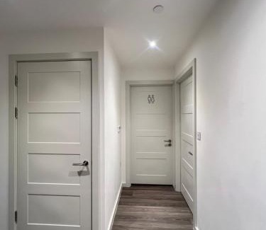 London Borough of Hounslow Apartment | Cozy Luxxe Apartment Brentford